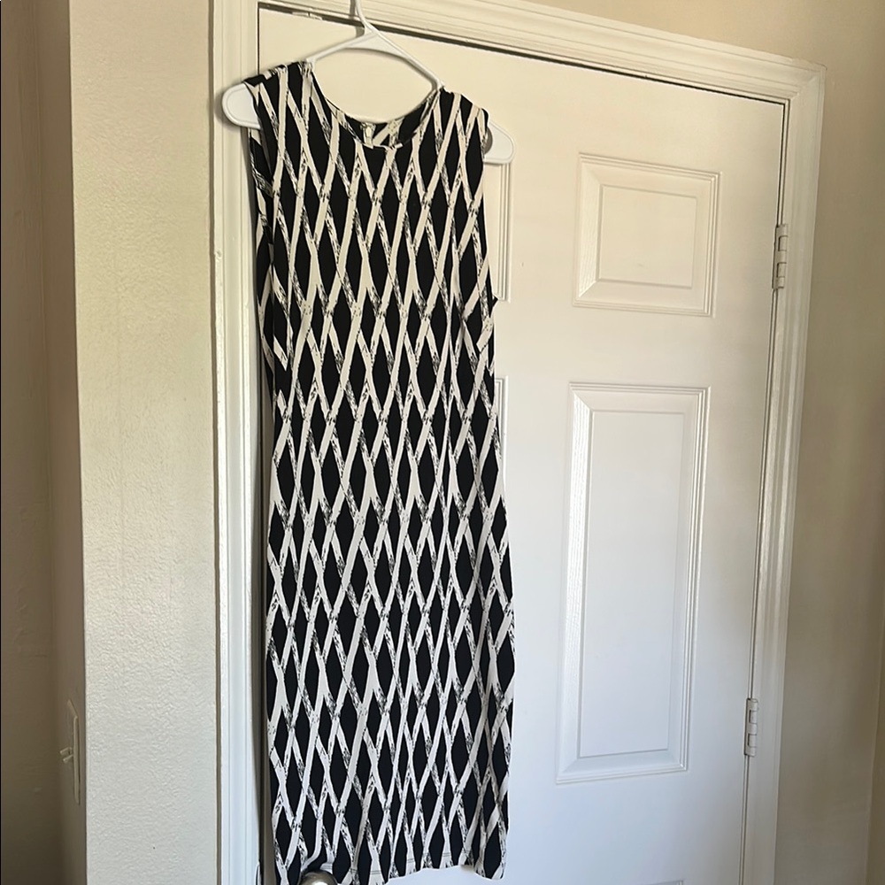 J. McLaughlin Black and White Sheath Midi Dress